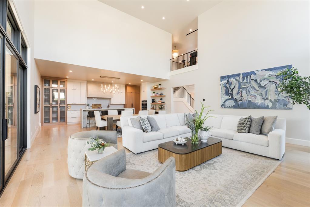 15628 Woodleaf Lane