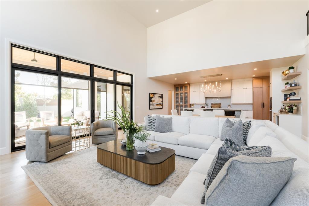 15628 Woodleaf Lane