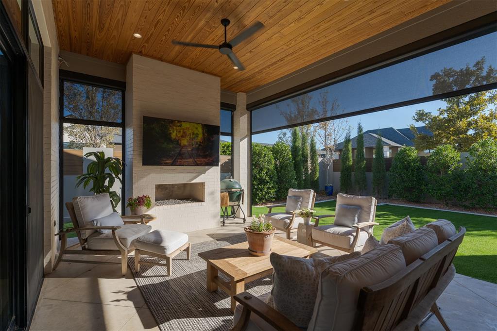 15628 Woodleaf Lane