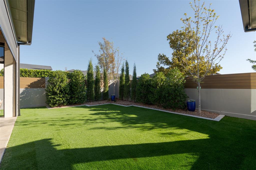 15628 Woodleaf Lane