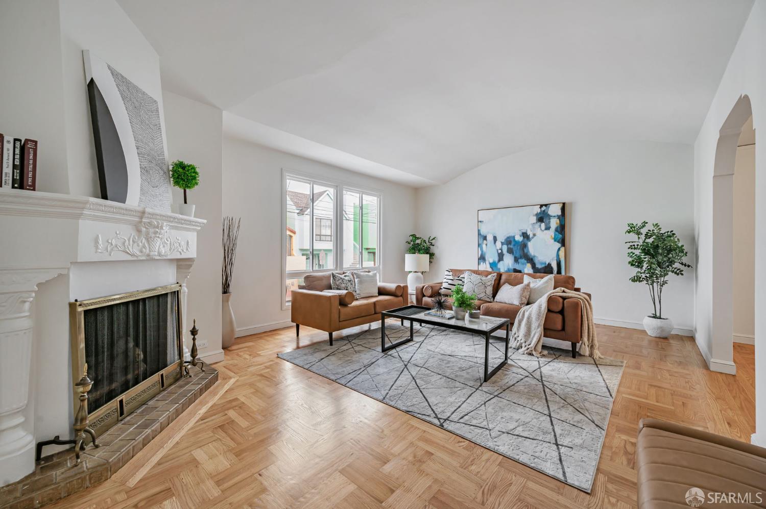 32 Santa Fe Avenue