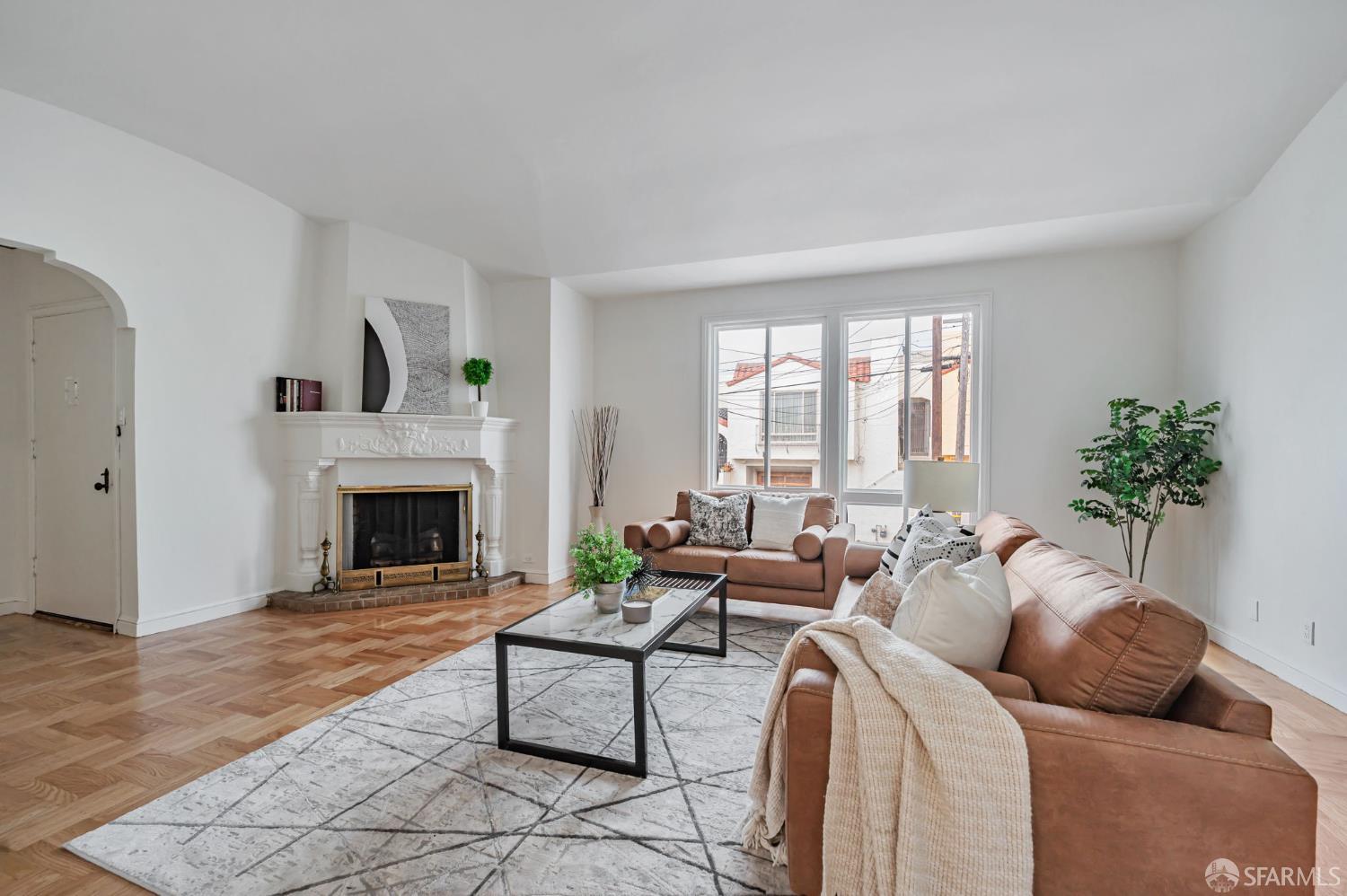 32 Santa Fe Avenue