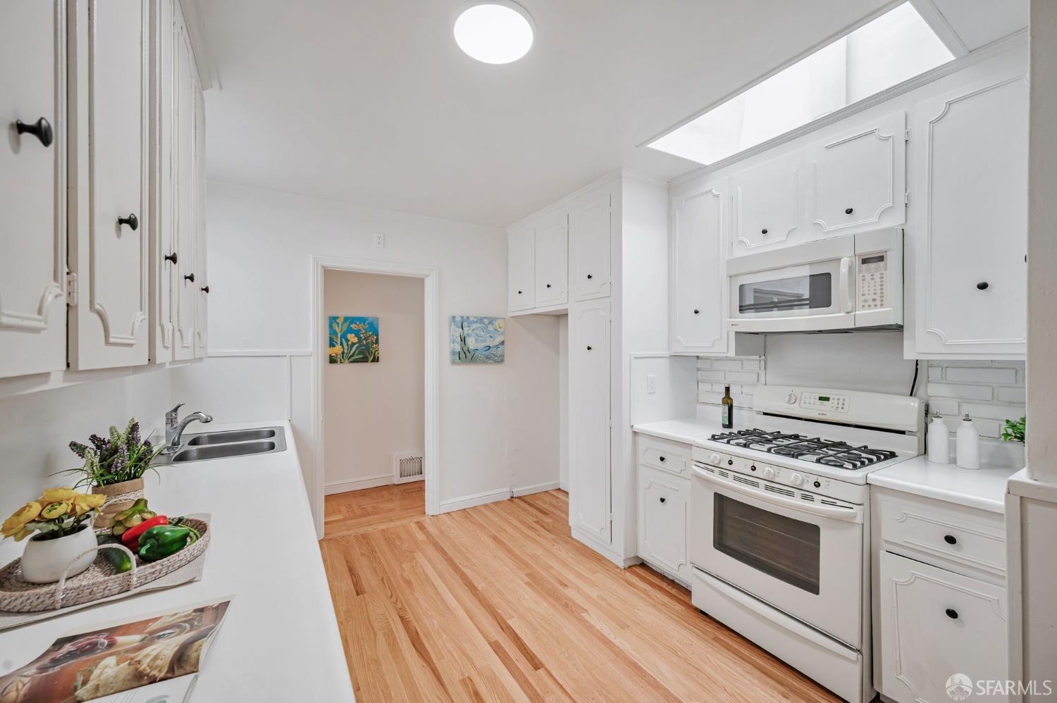 32 Santa Fe Avenue