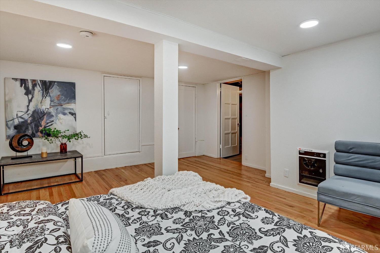 301 Santa Ana Avenue