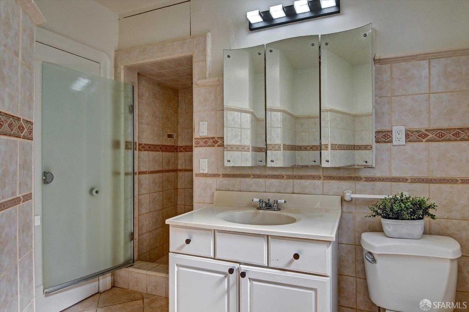 301 Santa Ana Avenue