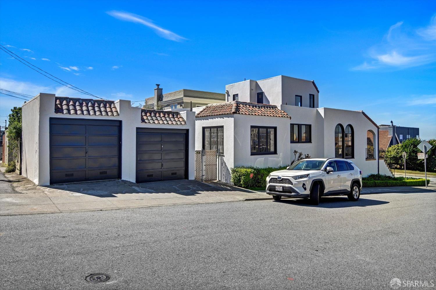 301 Santa Ana Avenue