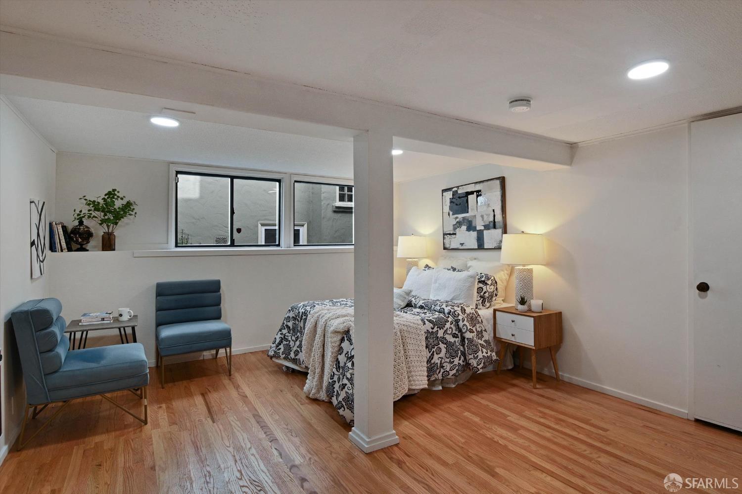 301 Santa Ana Avenue