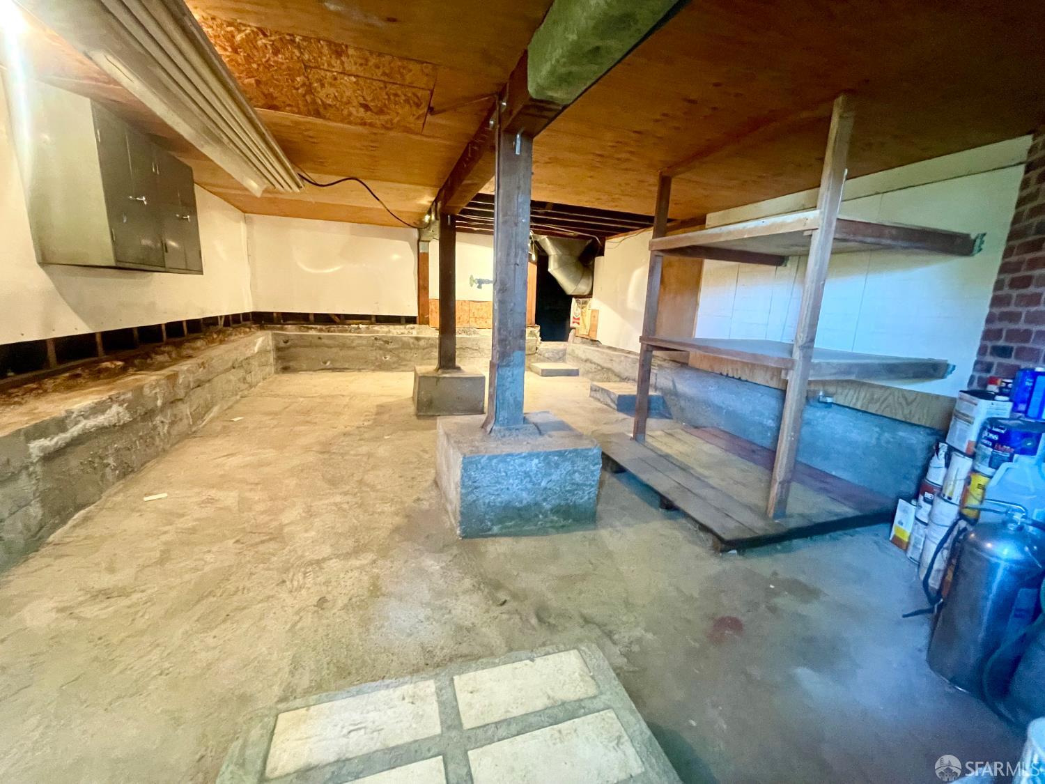 301 Santa Ana Avenue