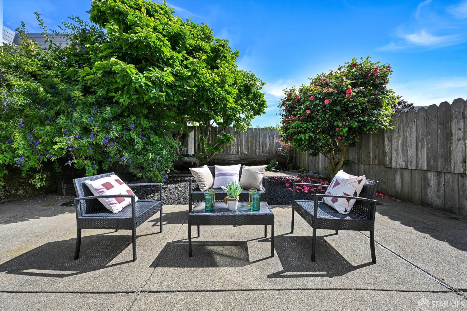 1525 Lawton Street