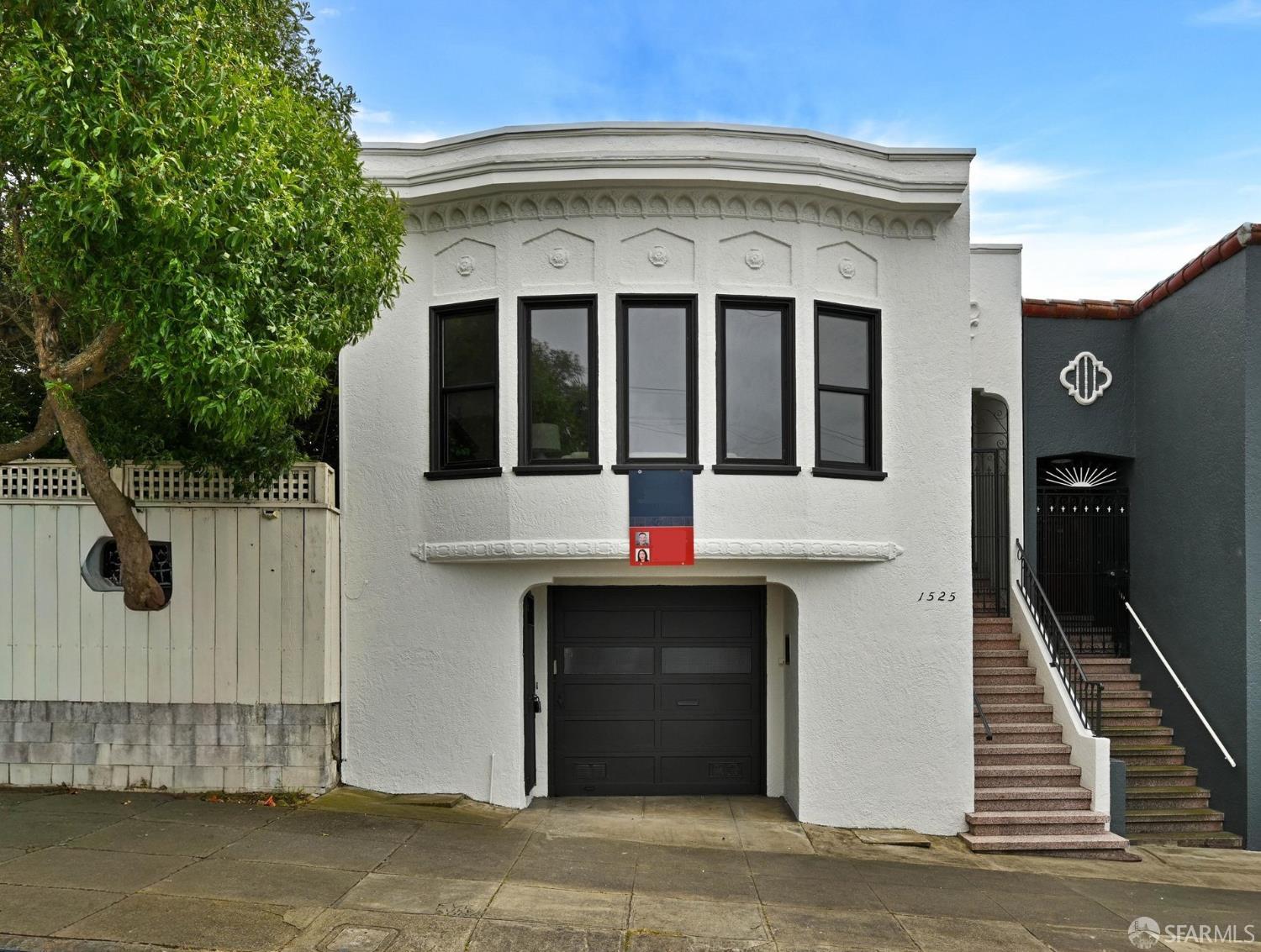 1525 Lawton Street