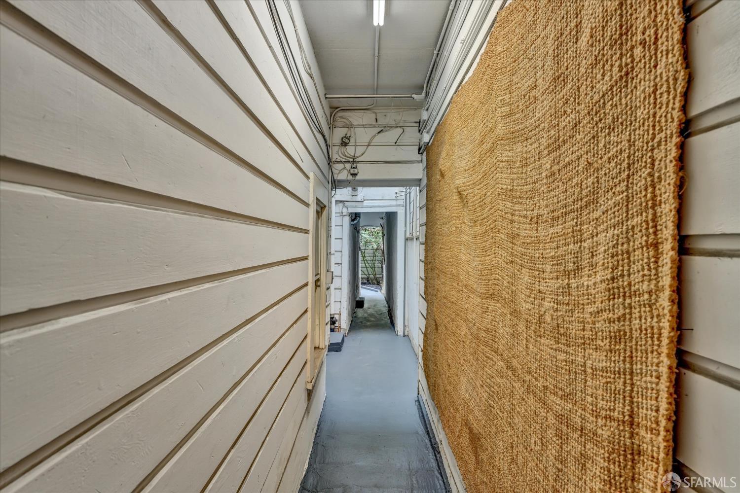 1211 2nd Avenue