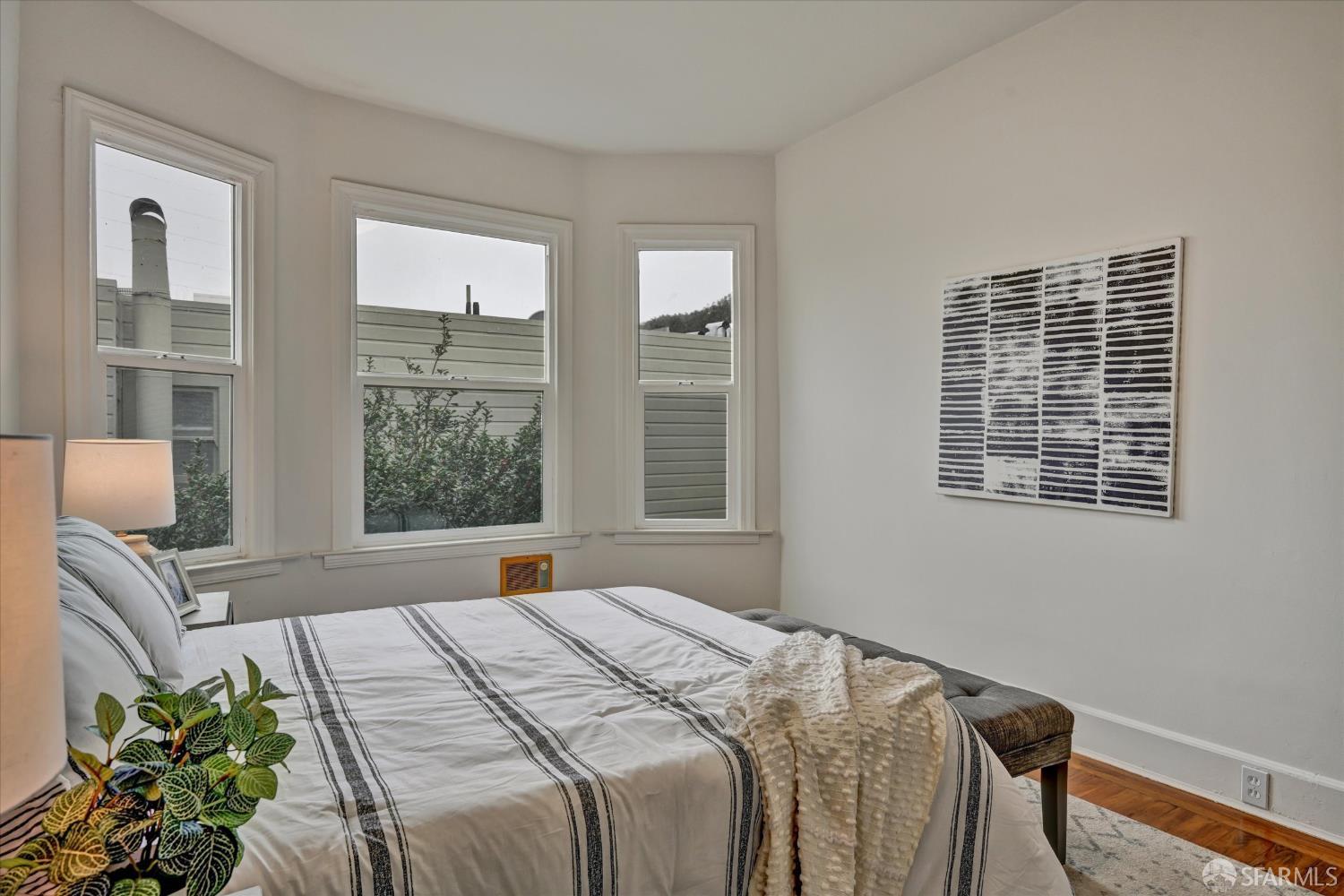 1211 2nd Avenue