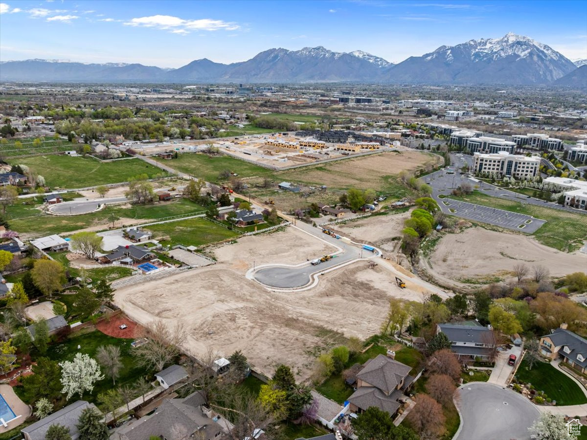 1085 W KINGS LANDING CT Unit: 6