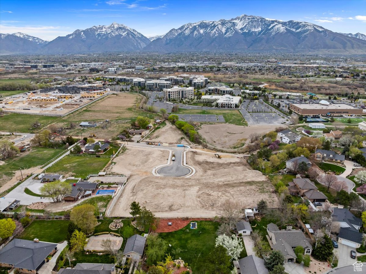 1085 W KINGS LANDING CT Unit: 6