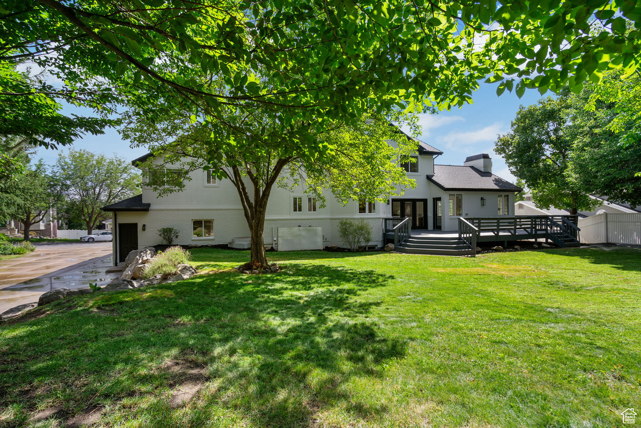 1644 OLD LAKE LN