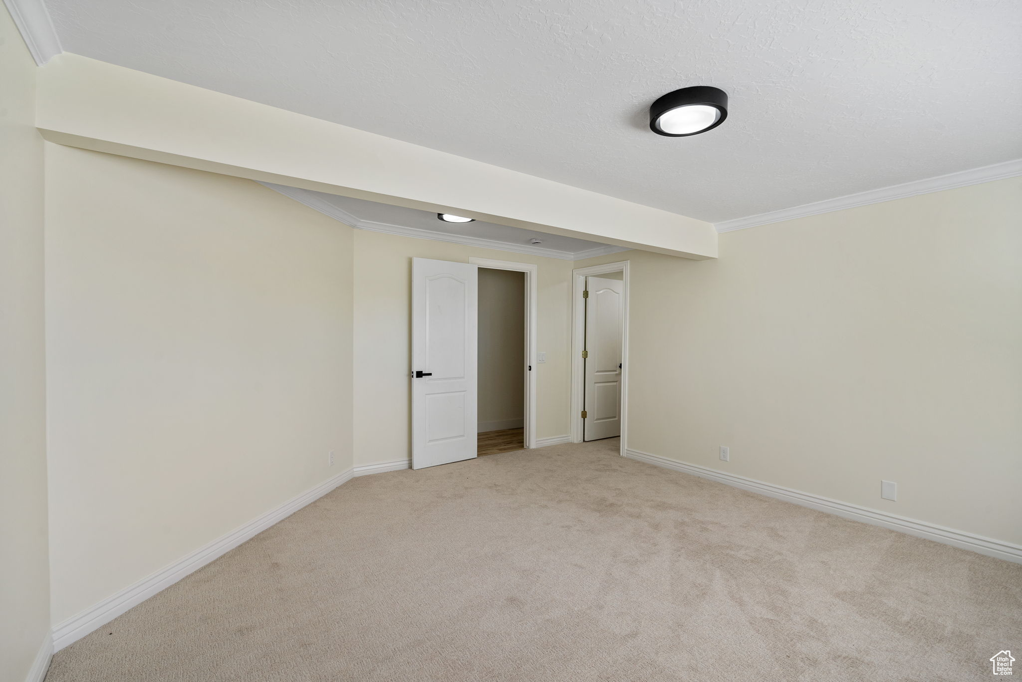 1644 OLD LAKE LN