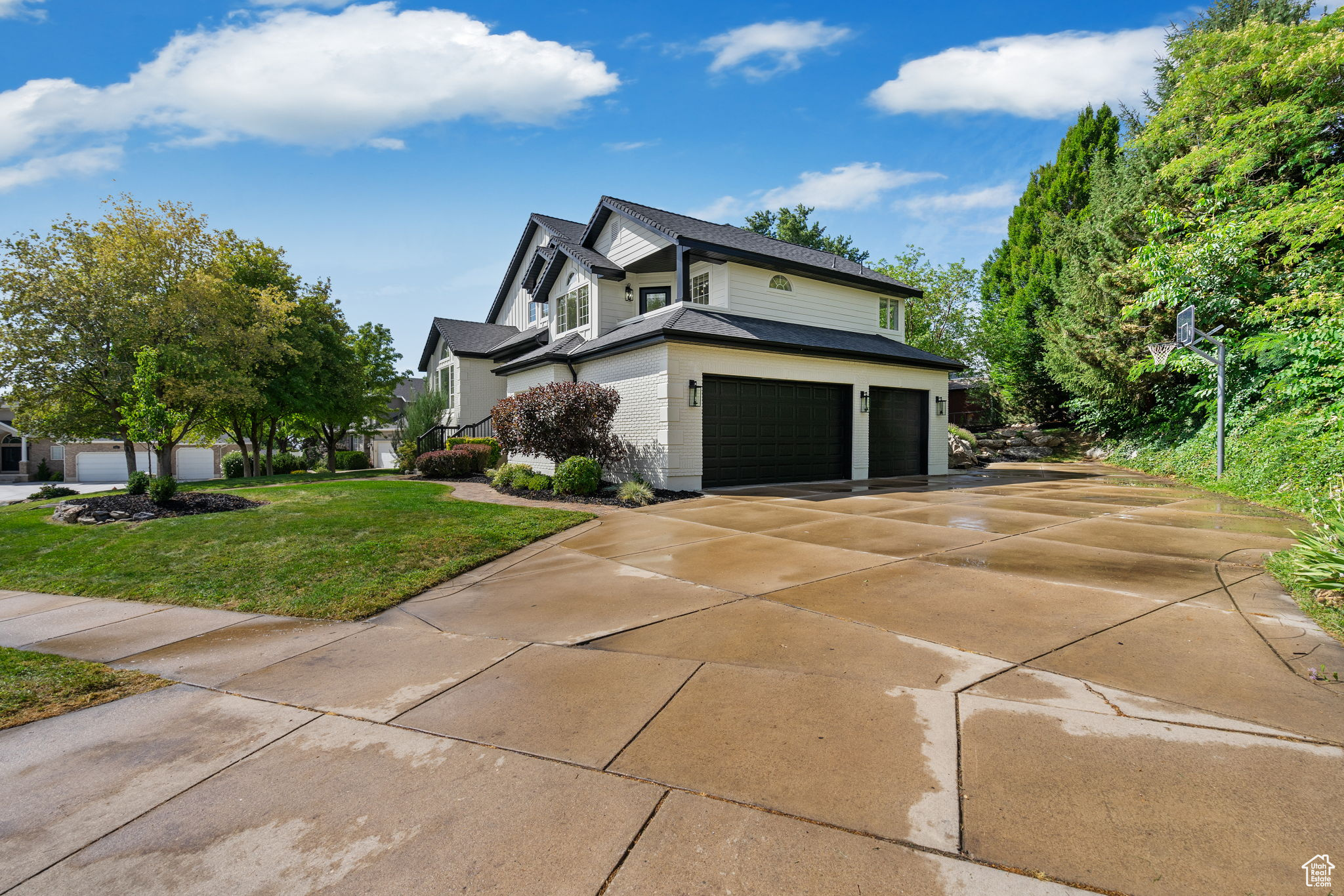 1644 OLD LAKE LN
