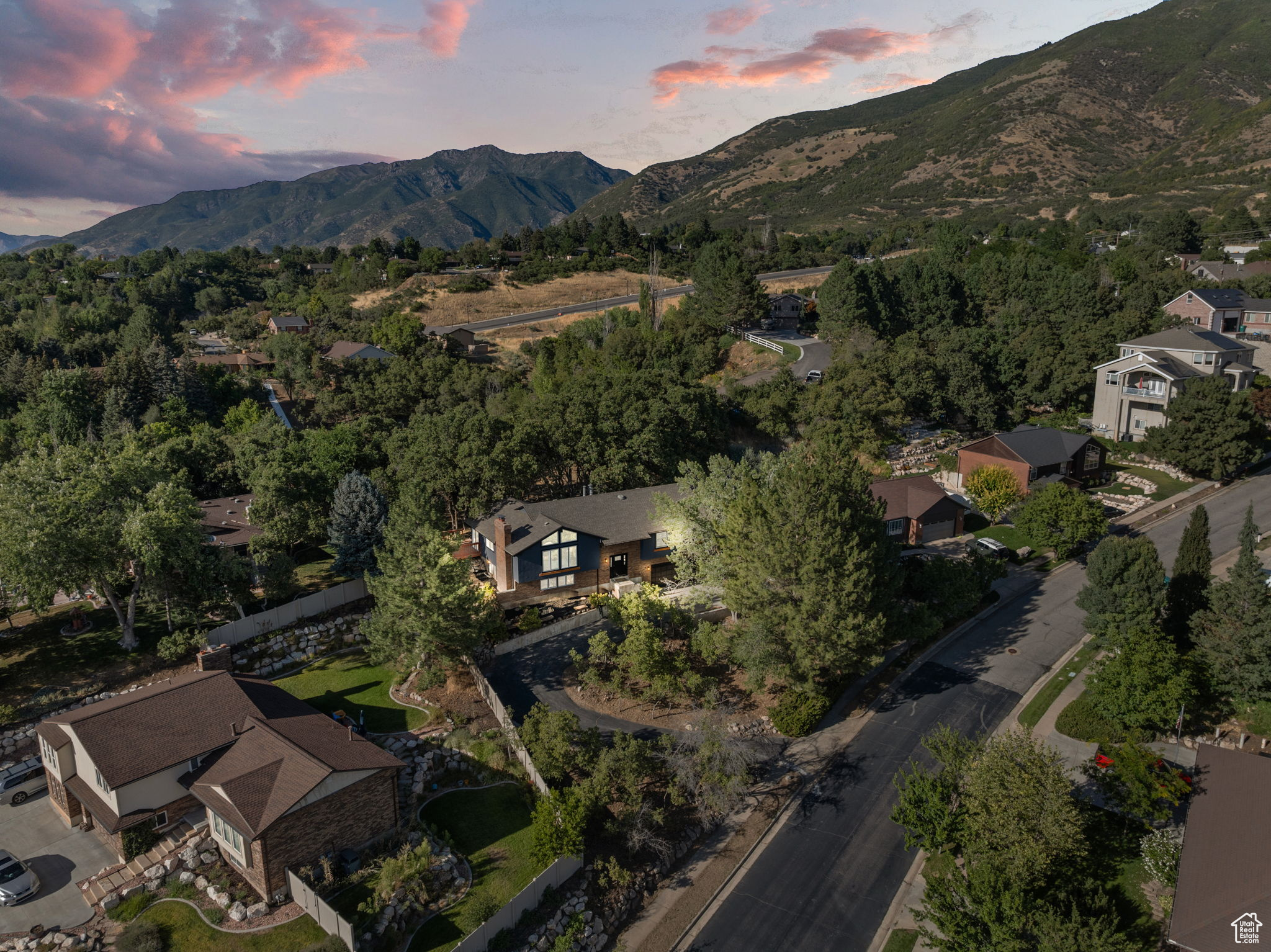 2719 OAK LN