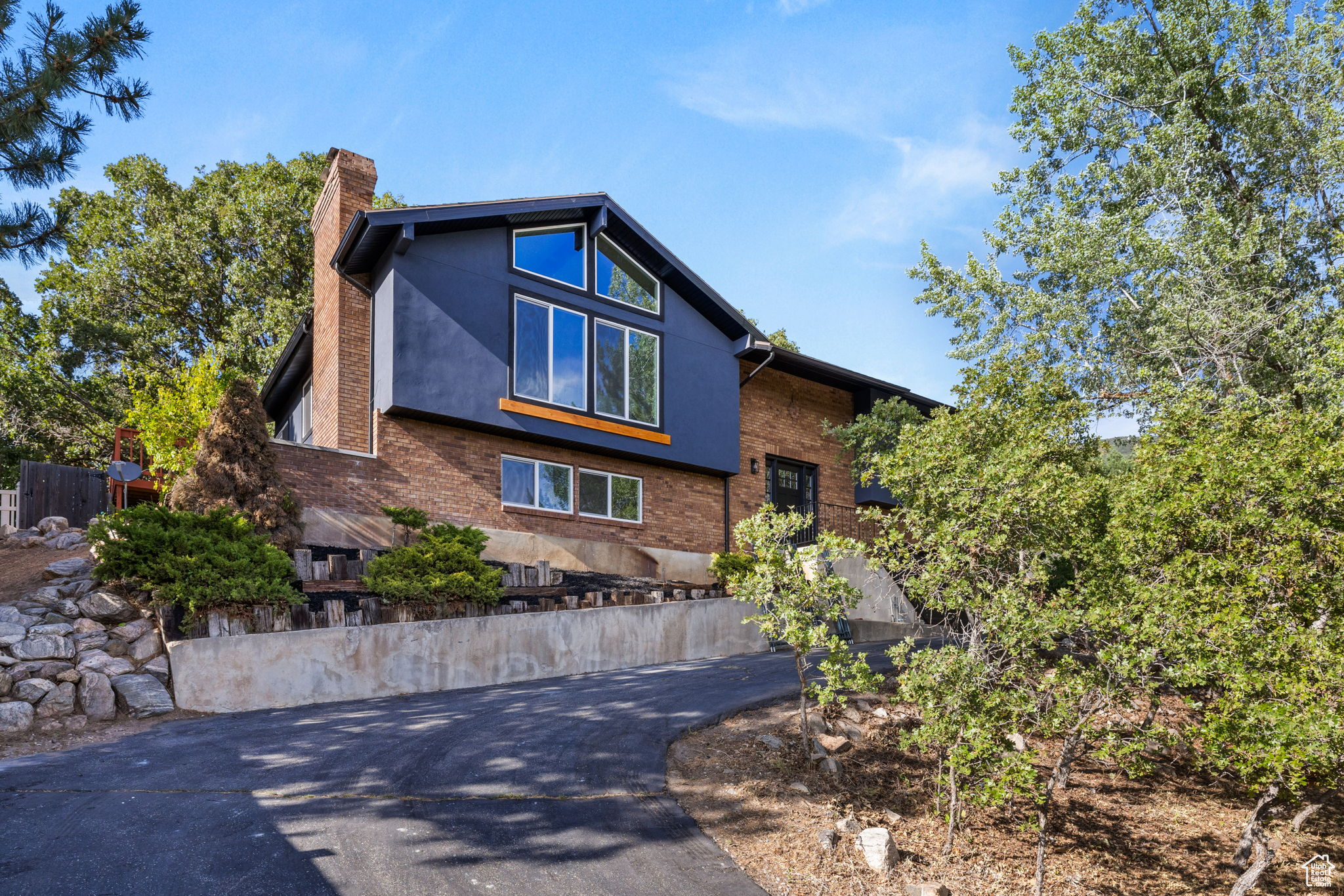2719 OAK LN