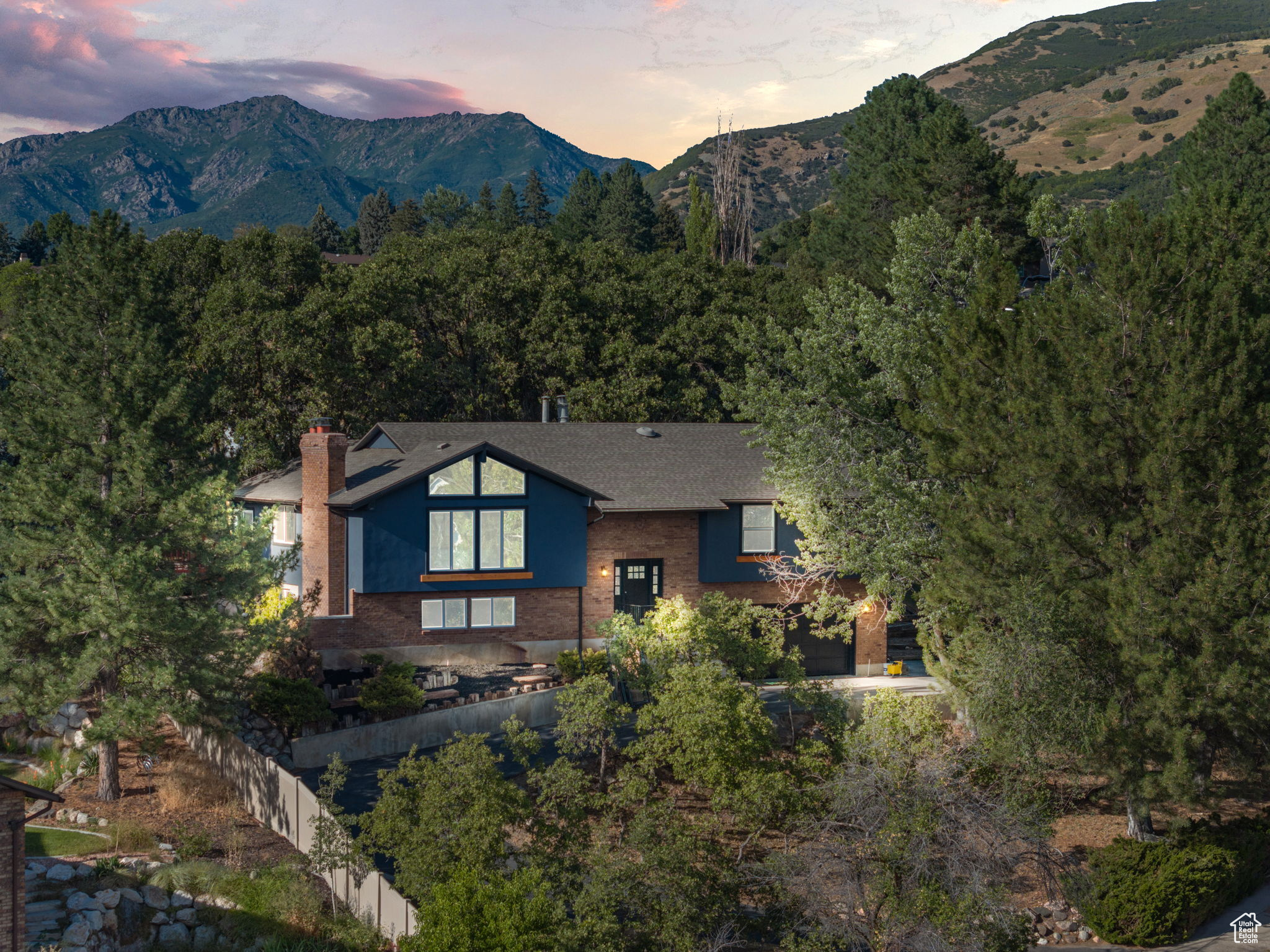2719 OAK LN
