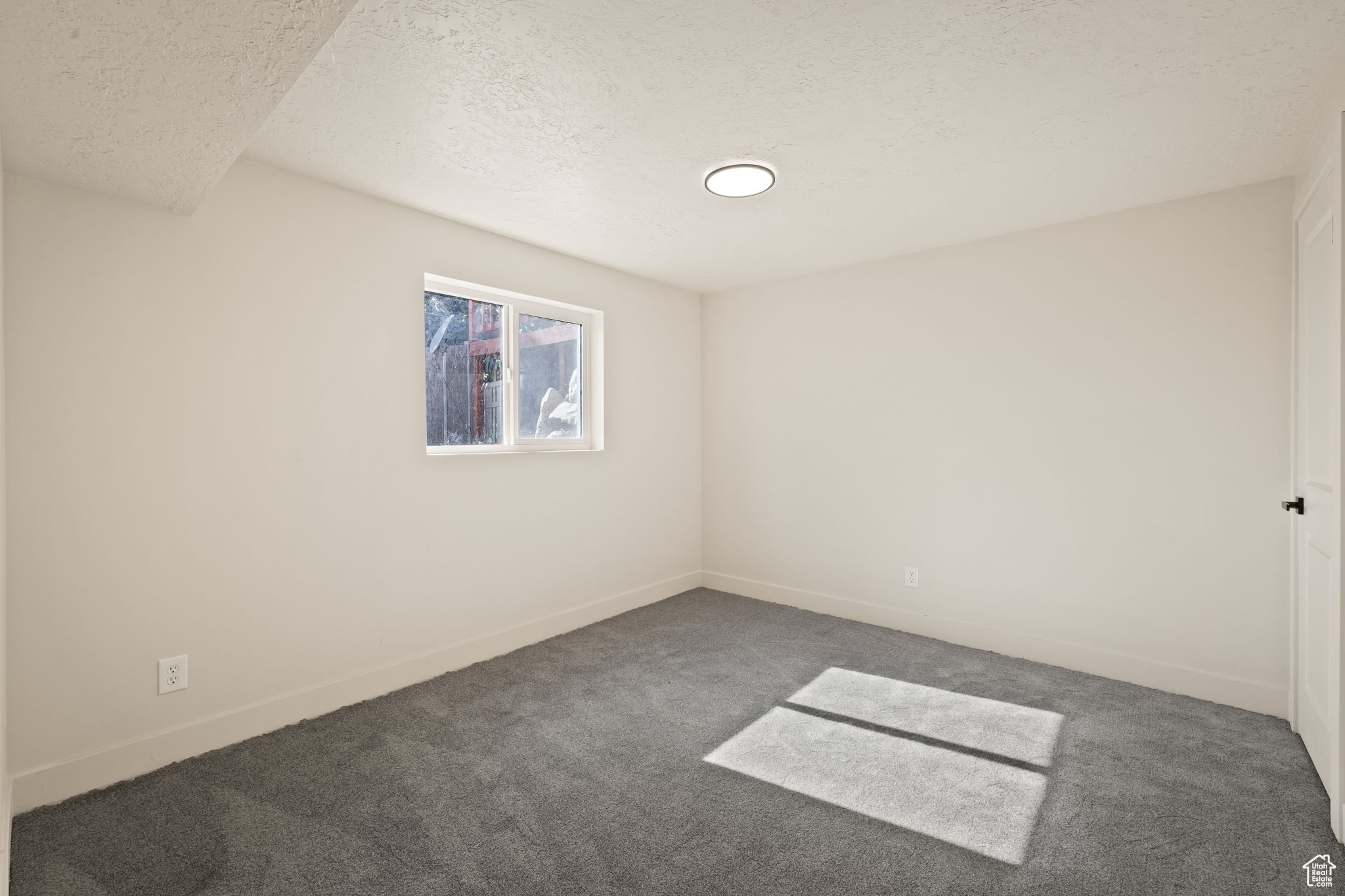 2719 OAK LN