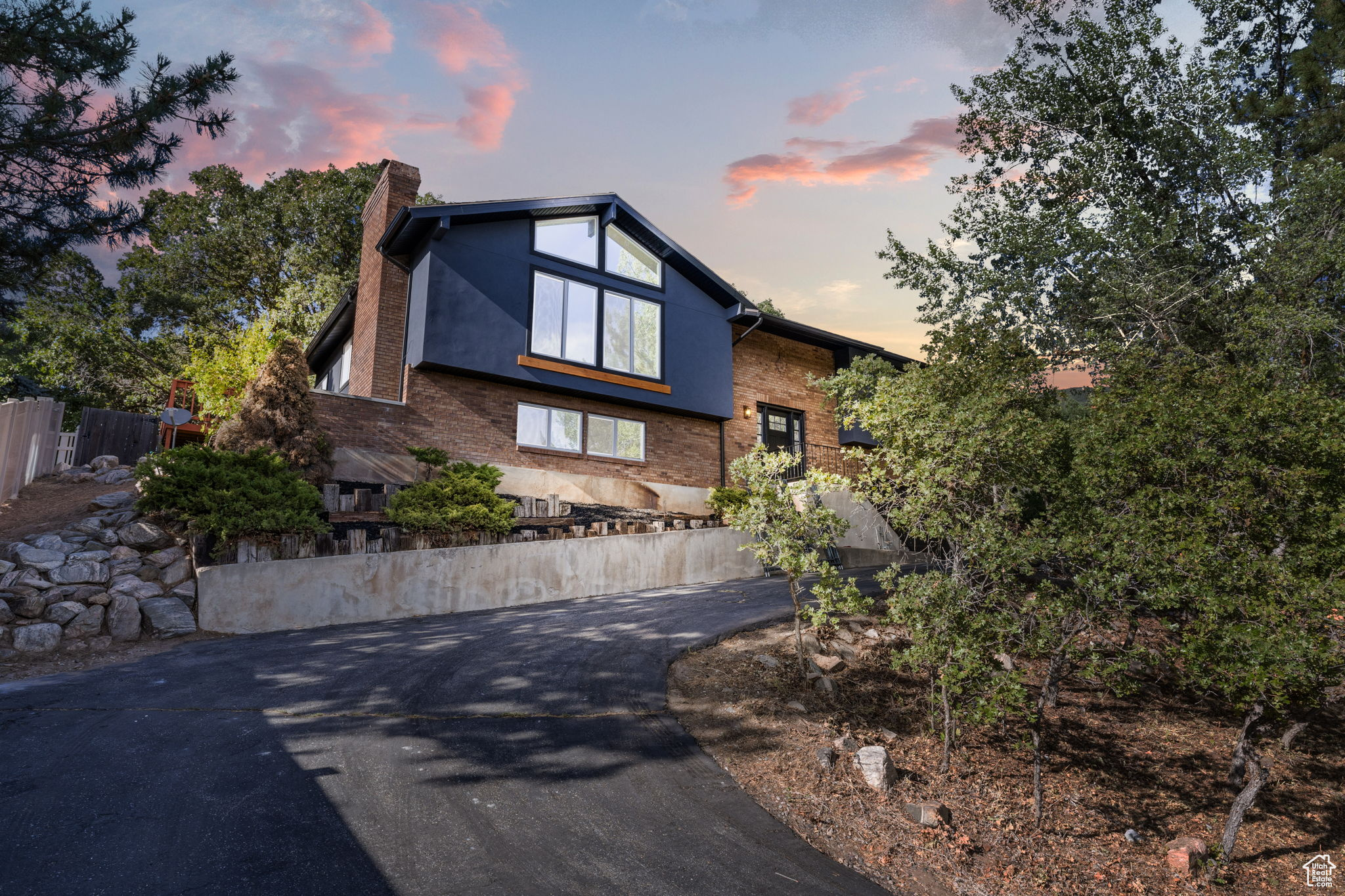 2719 OAK LN