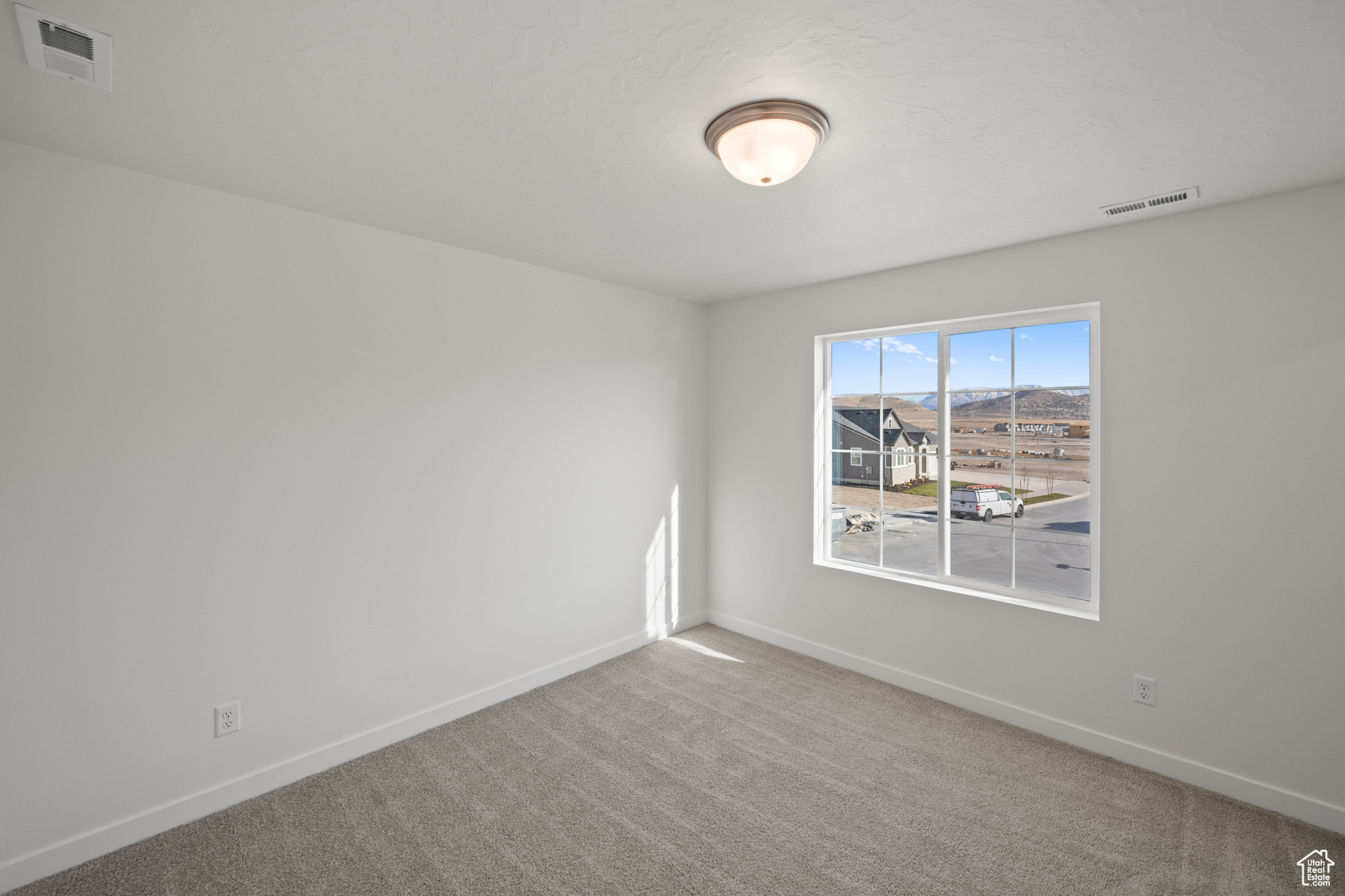 5443 N CLIFFROSE DR #637