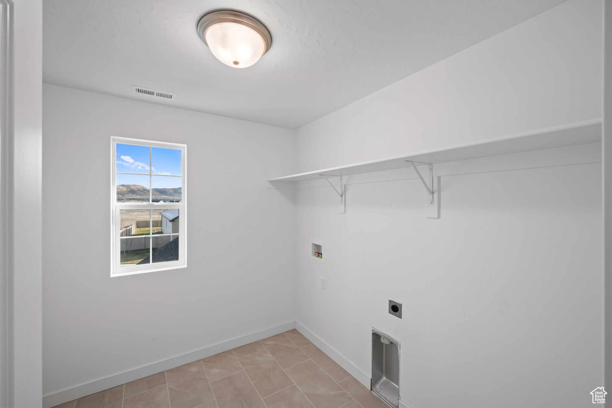 5443 N CLIFFROSE DR #637