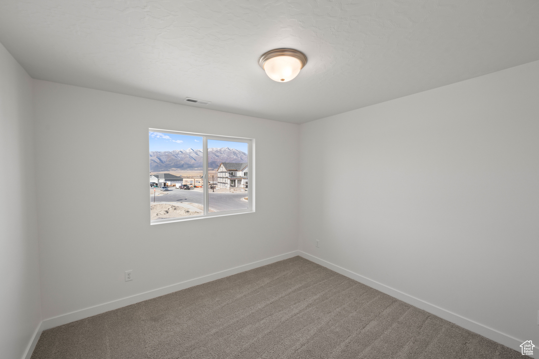 5443 N CLIFFROSE DR #637