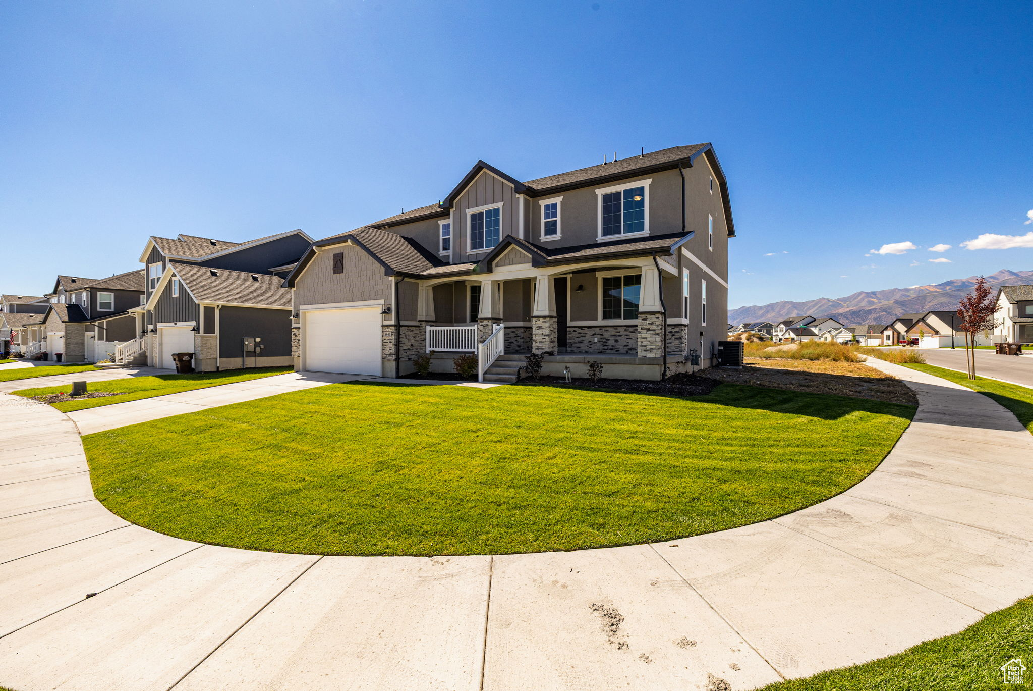 5443 N CLIFFROSE DR #637