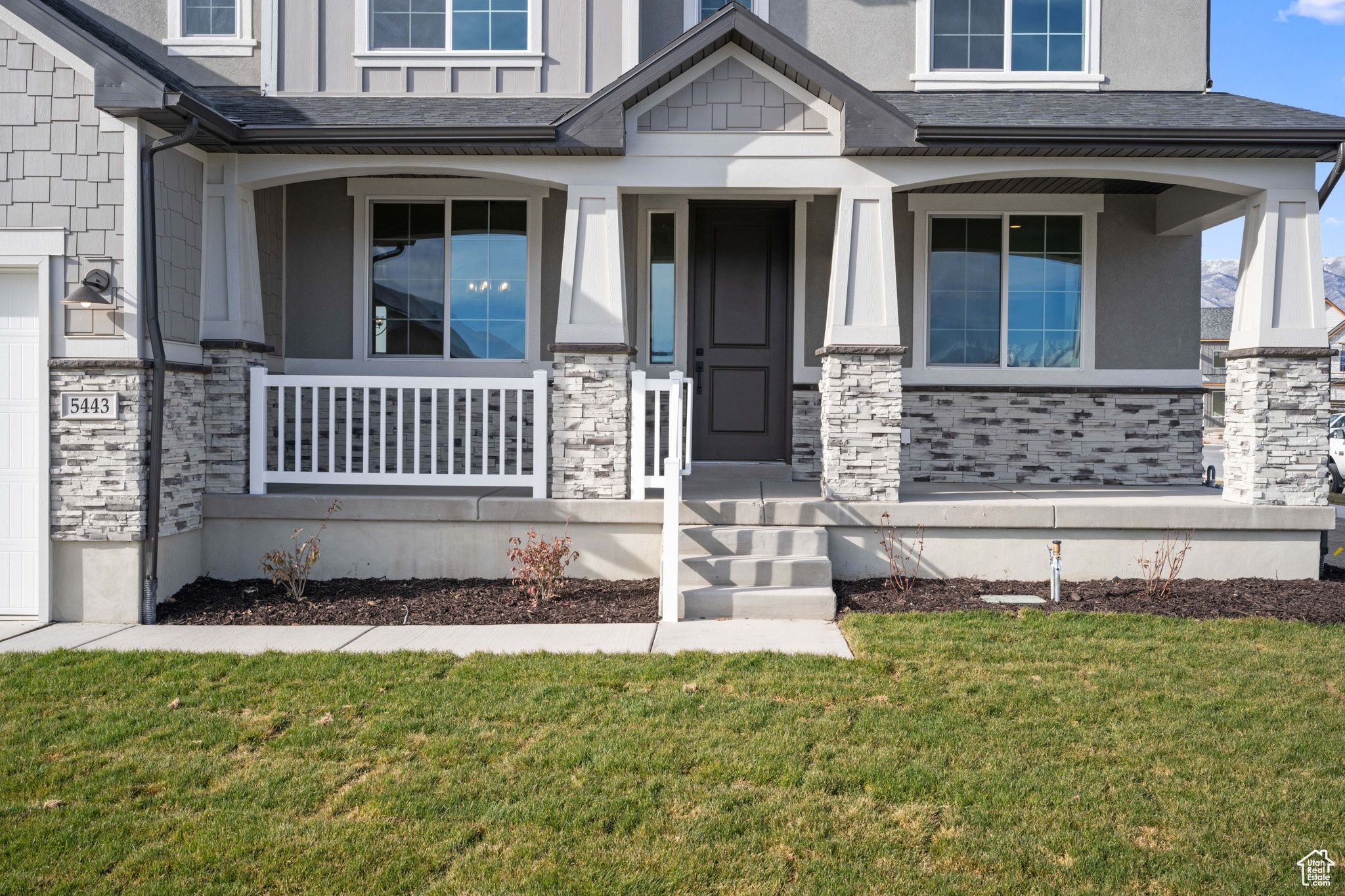 5443 N CLIFFROSE DR #637