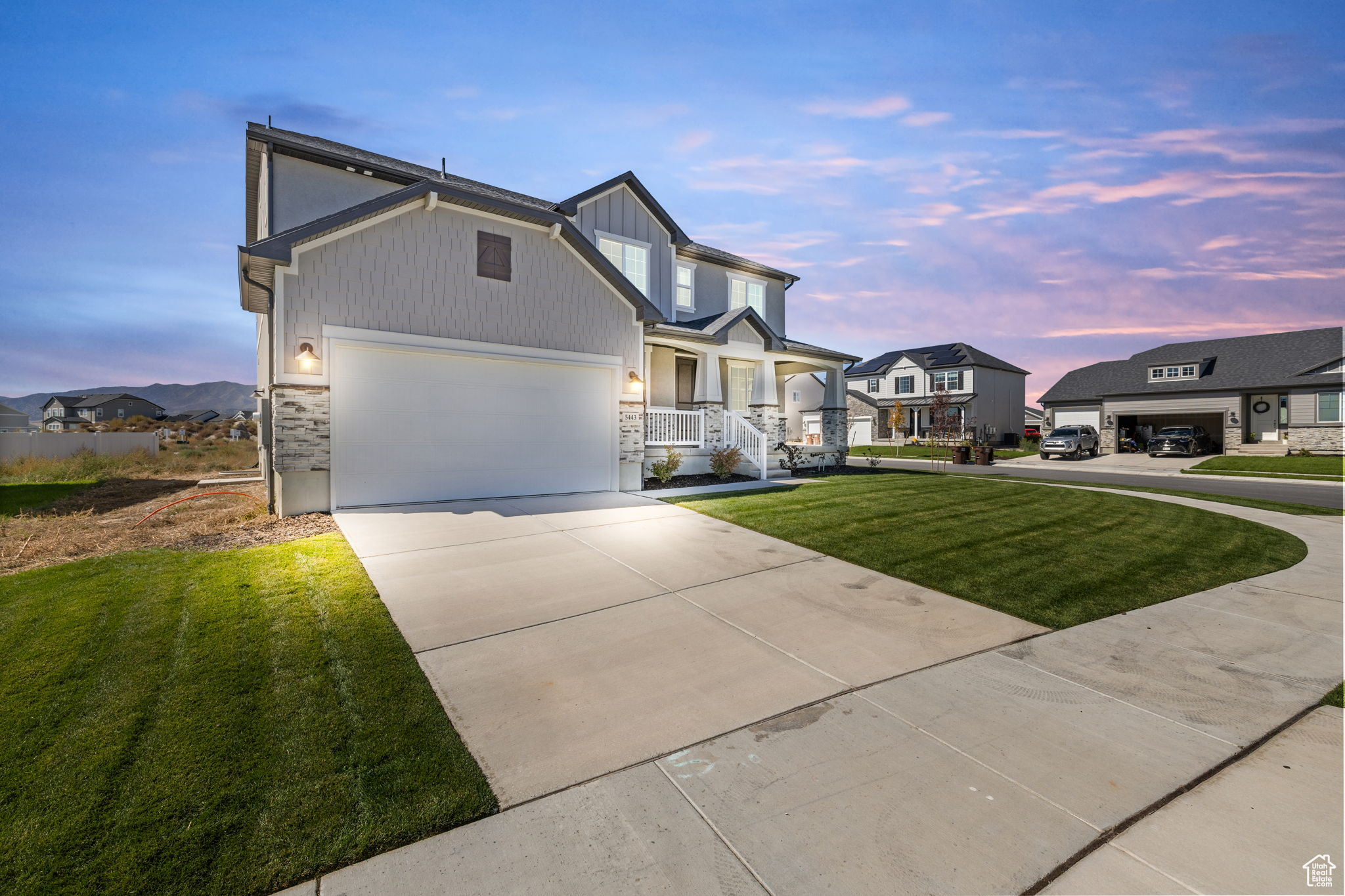 5443 N CLIFFROSE DR #637