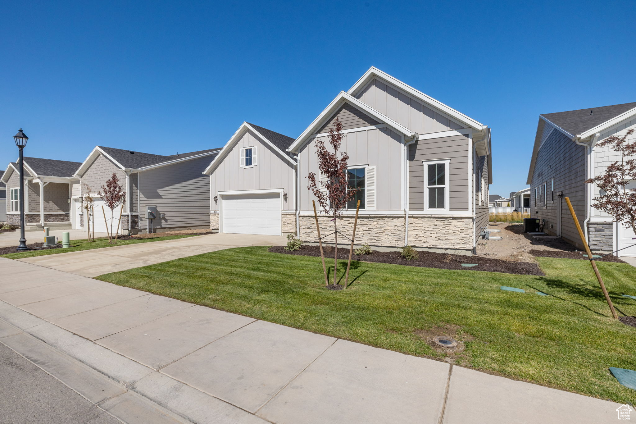 272 E POLARIS DR #111