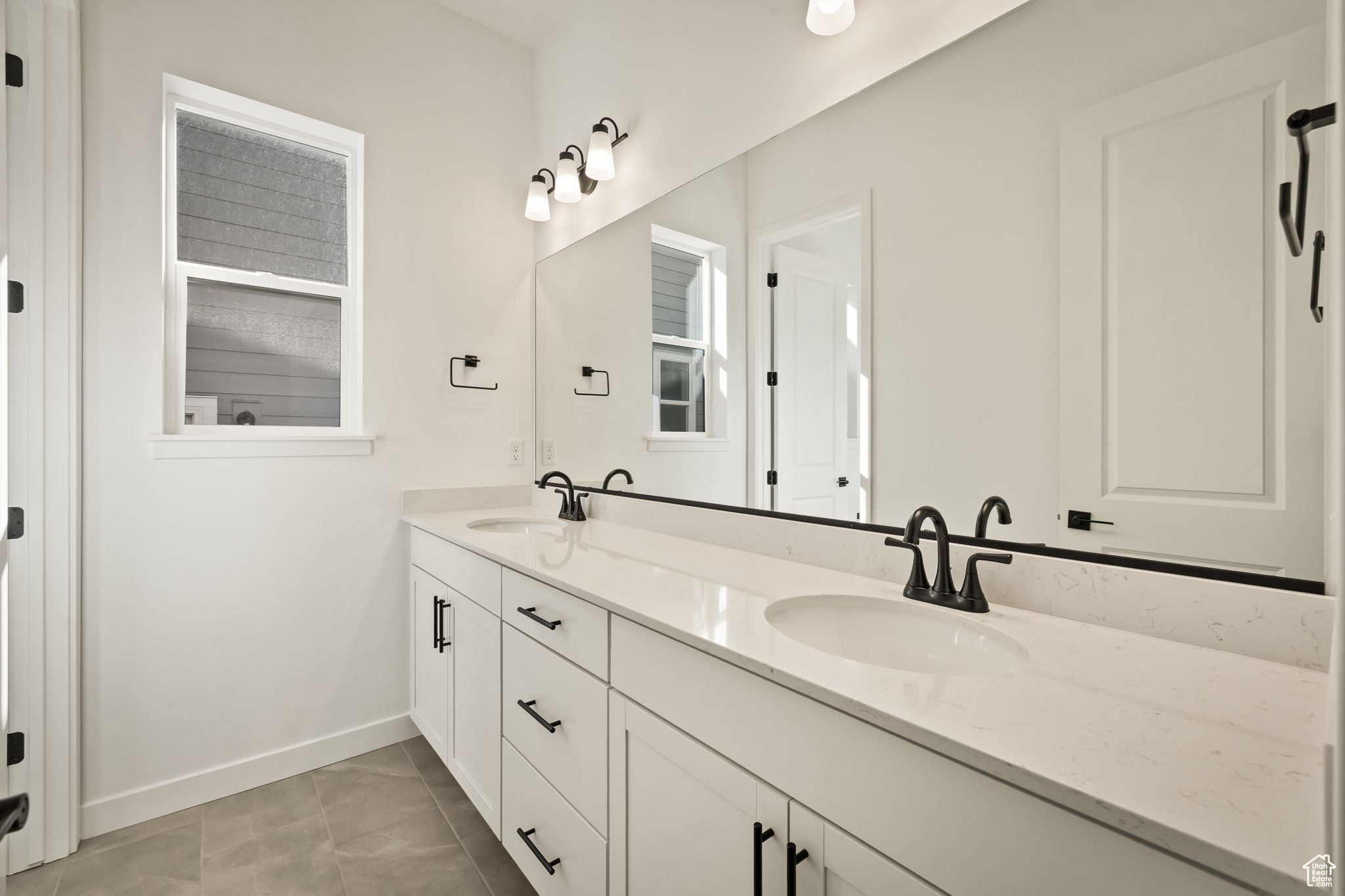 272 E POLARIS DR #111