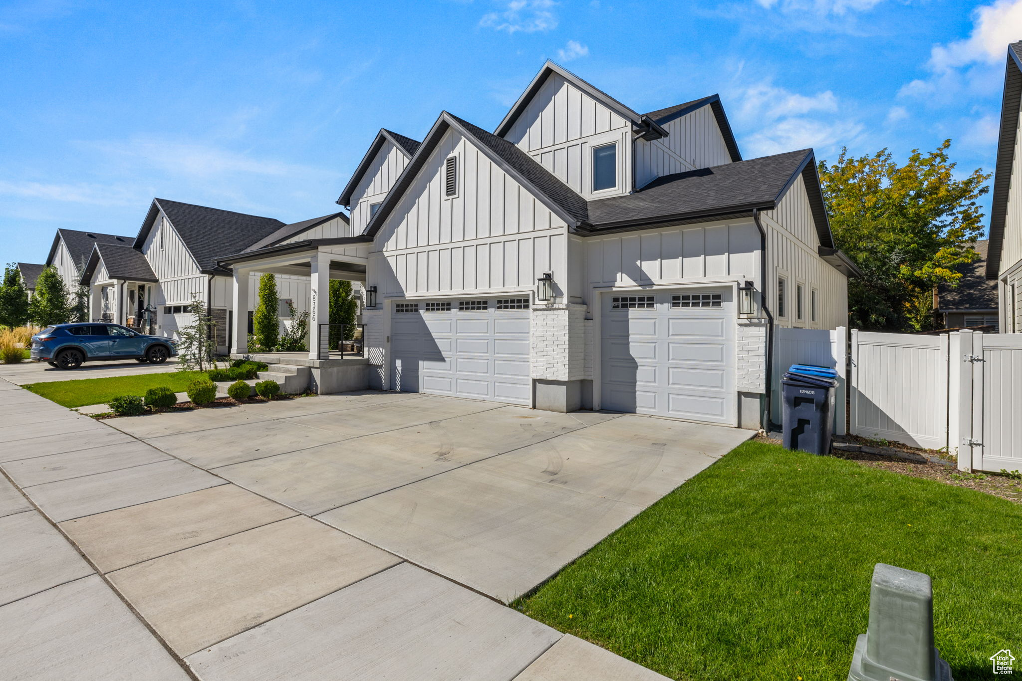 8366 S LEVINE LN
