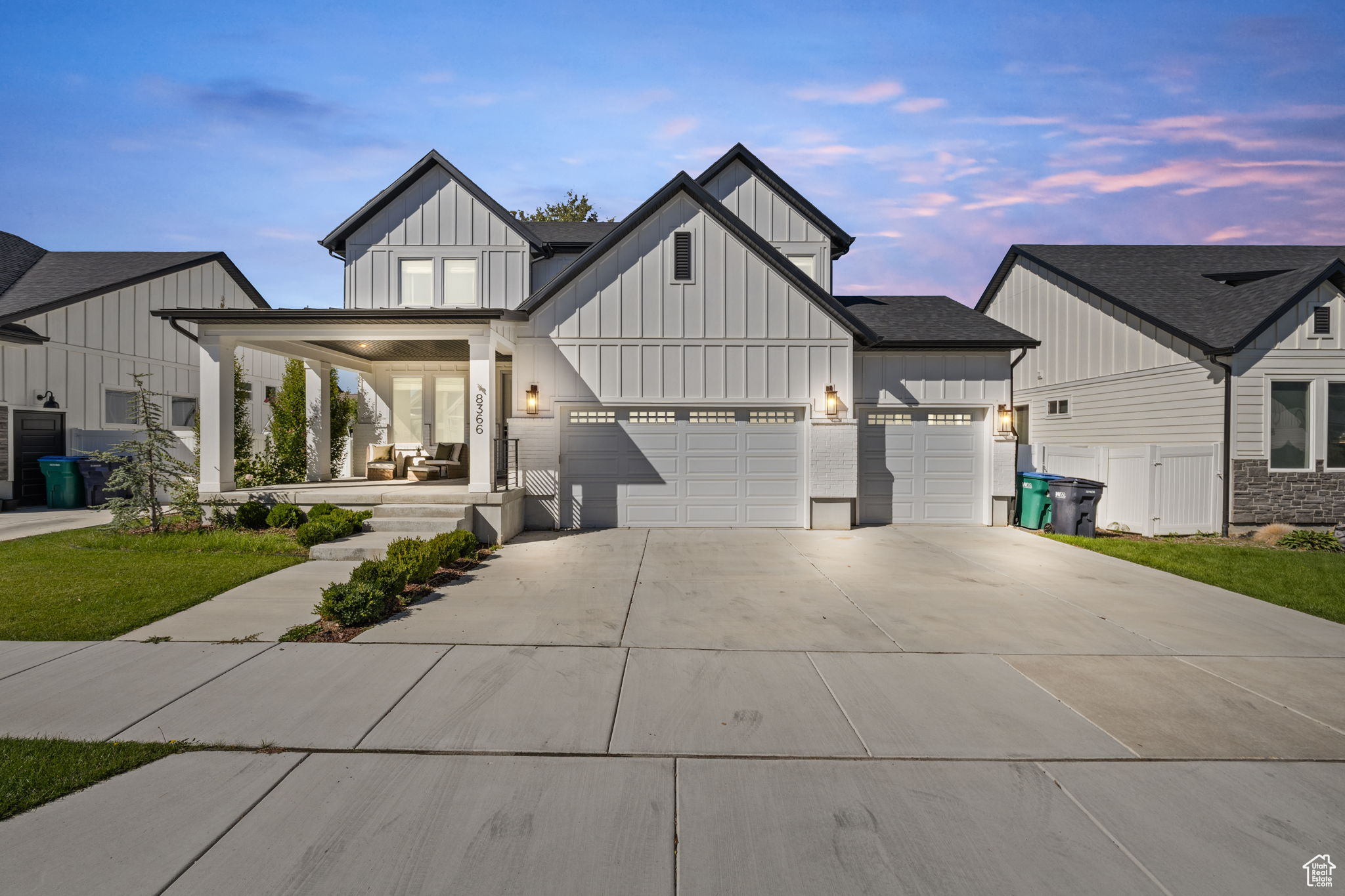 8366 S LEVINE LN