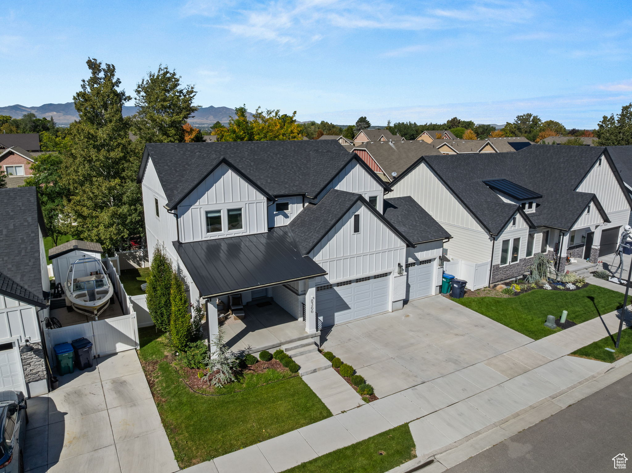 8366 S LEVINE LN