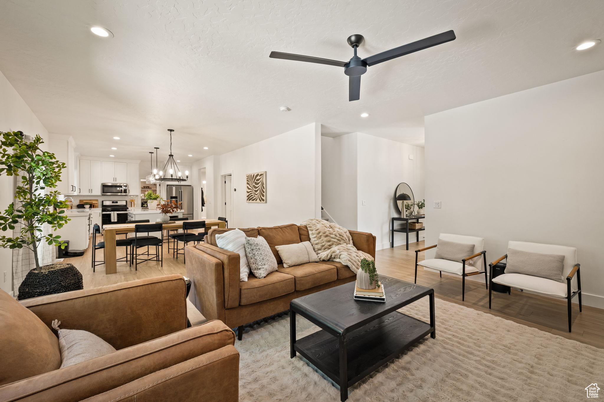8366 S LEVINE LN