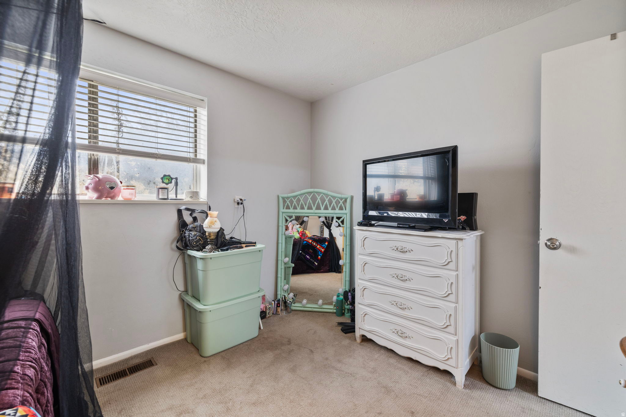 277 W GARDEN PARK DR