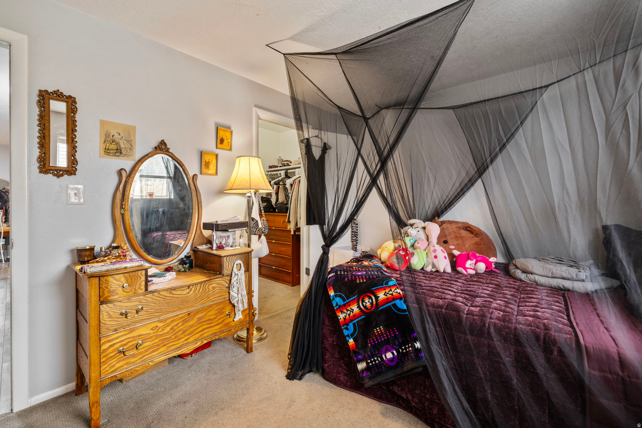 277 W GARDEN PARK DR