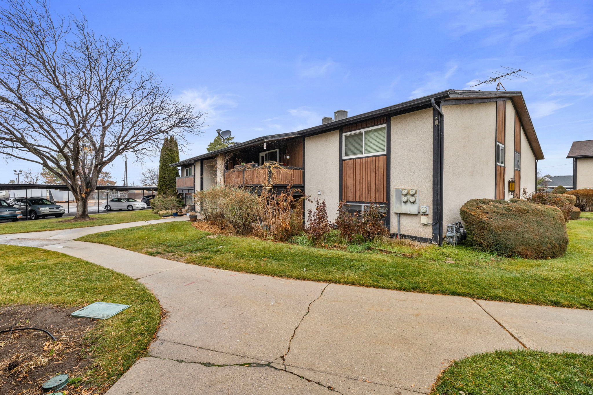 277 W GARDEN PARK DR