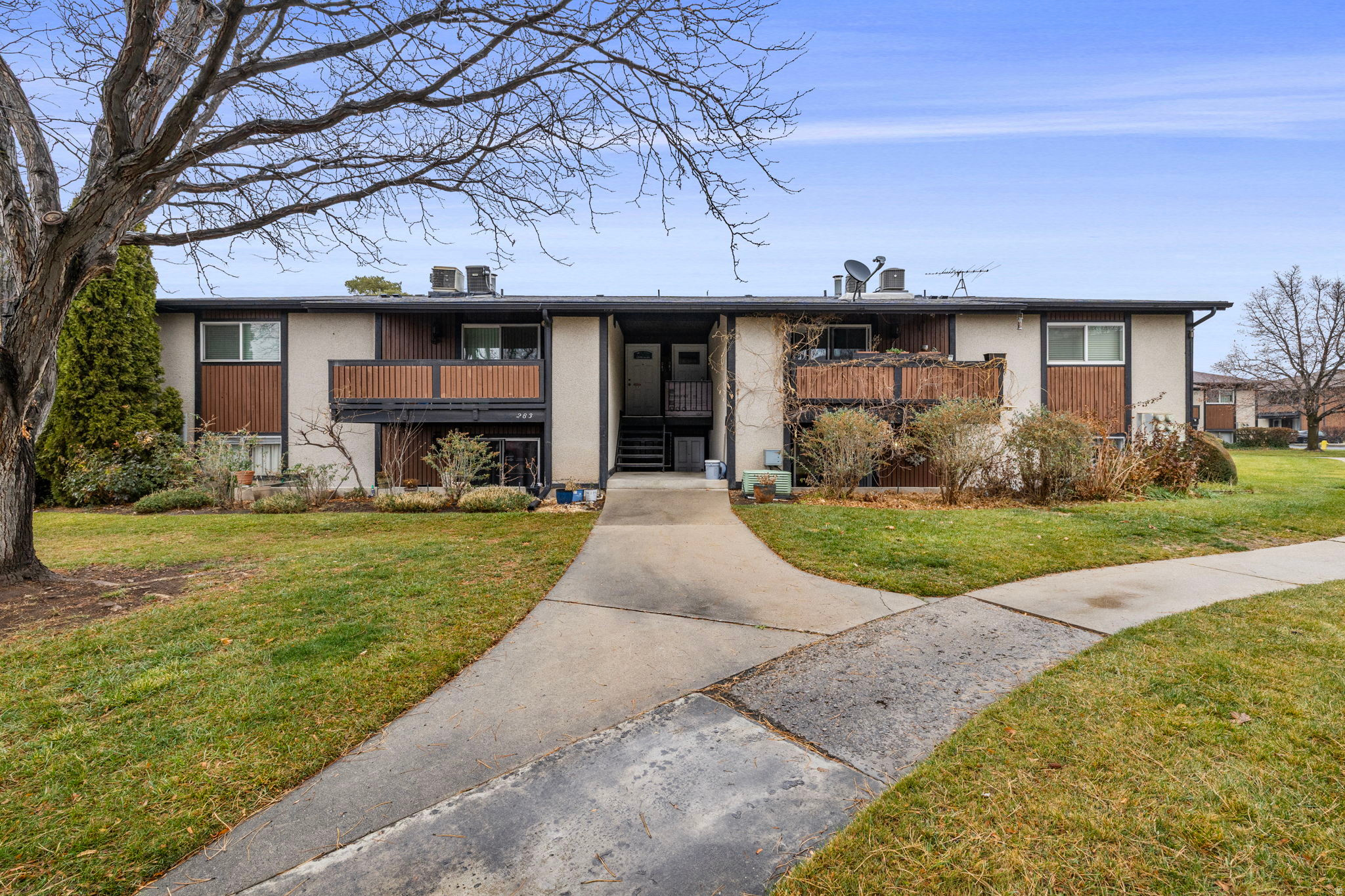 277 W GARDEN PARK DR