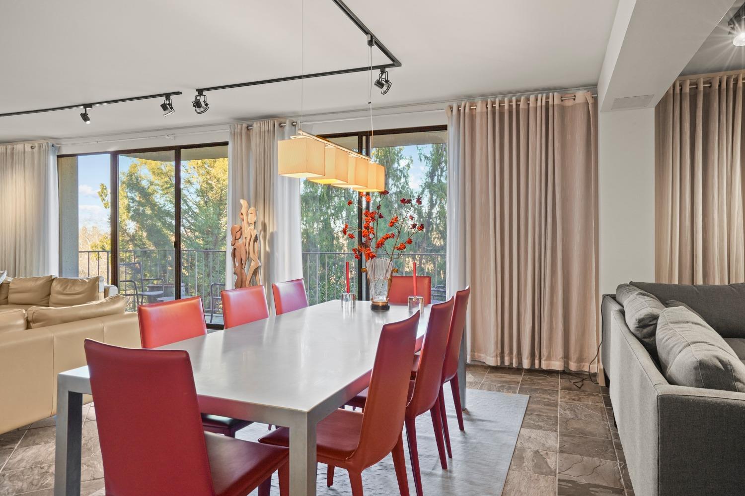 4100 Folsom Boulevard 7B