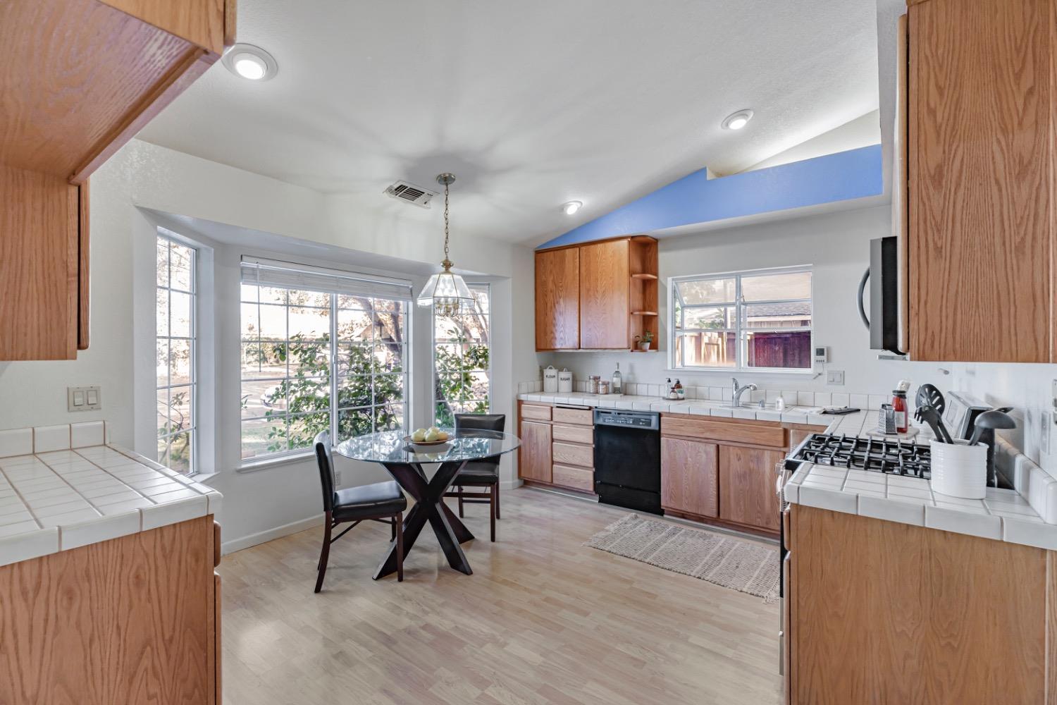 5136 Walnut Place Lane