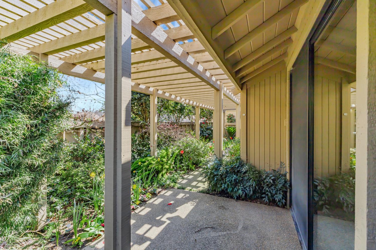 11570 Splitrock Court