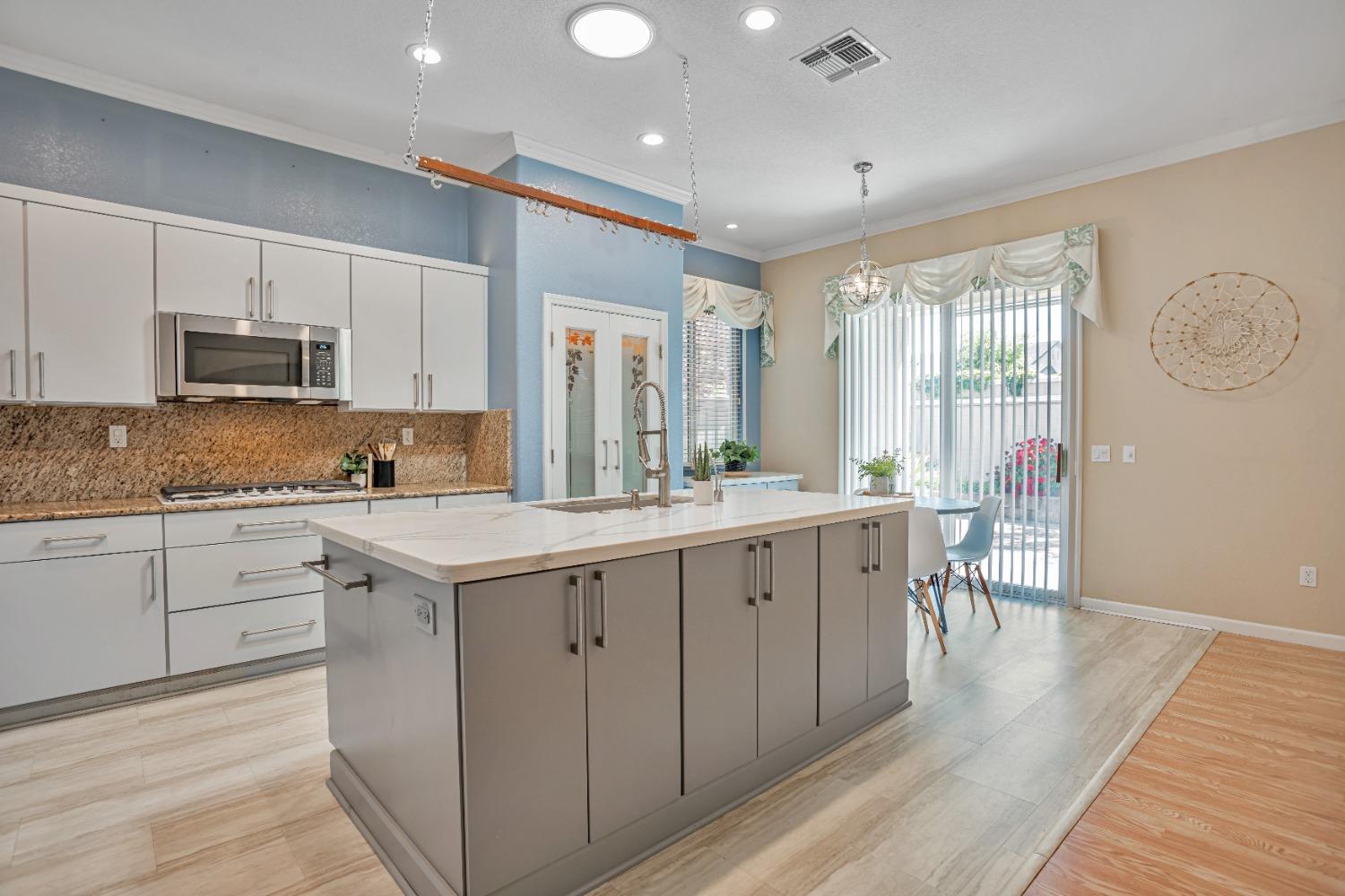 9505 Emerald Cove Lane