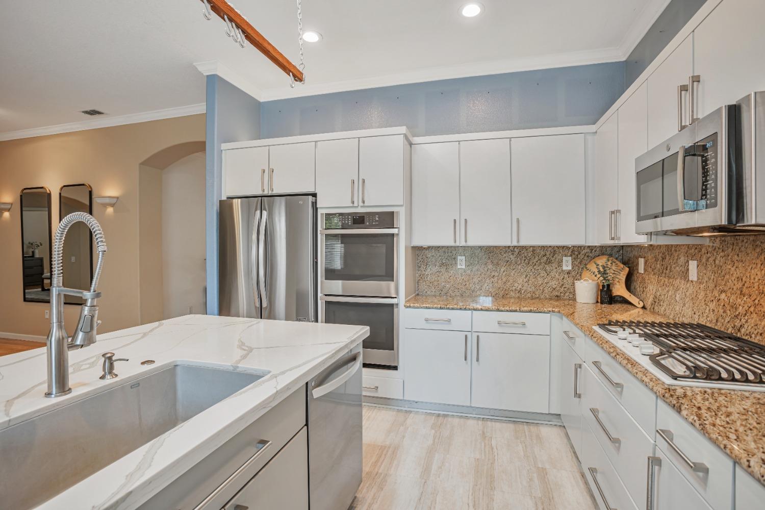 9505 Emerald Cove Lane