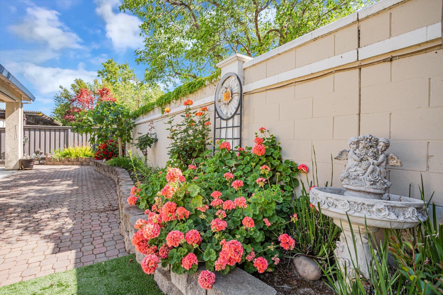 9505 Emerald Cove Lane