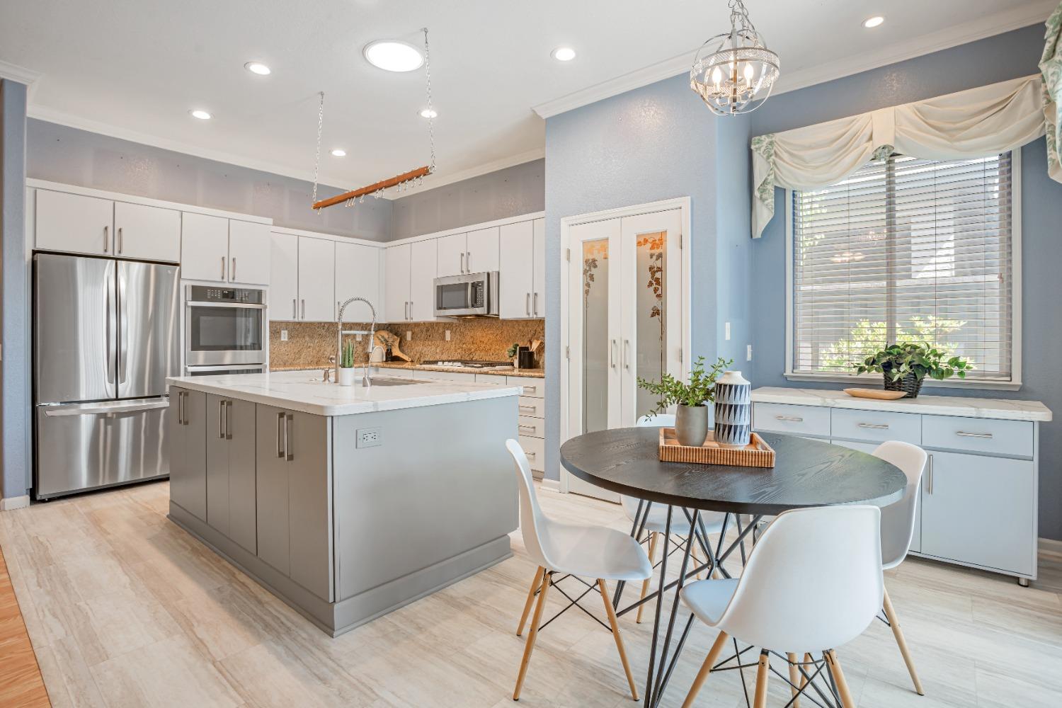 9505 Emerald Cove Lane