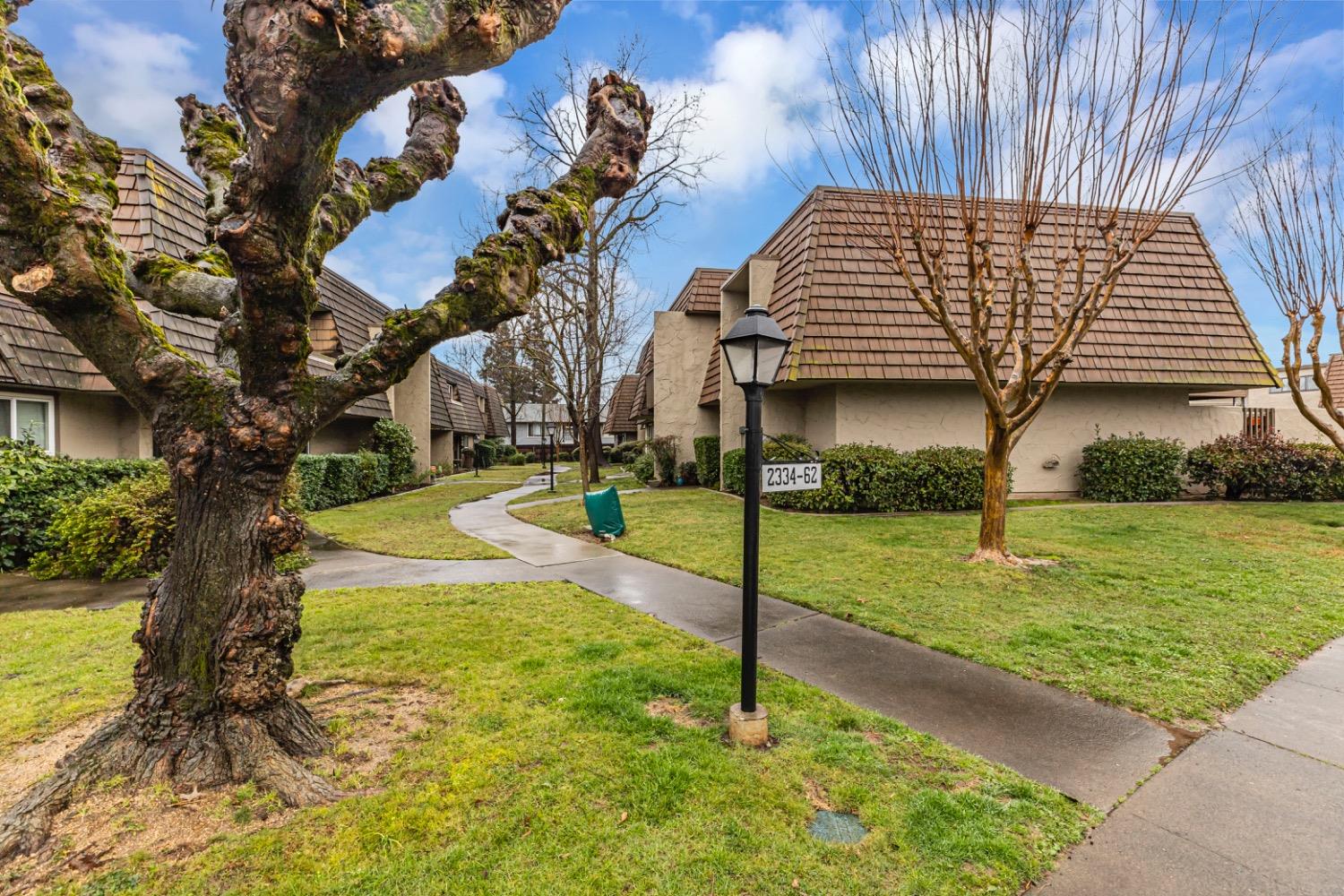 2342 Via Camino Avenue